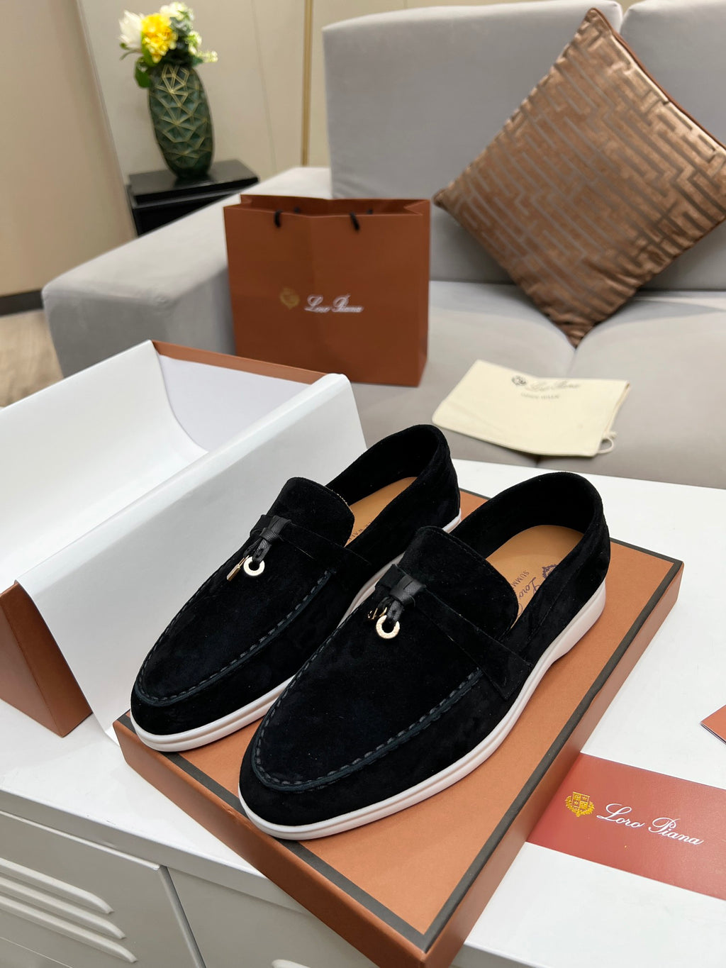 The Loafer Prestige Charms Black