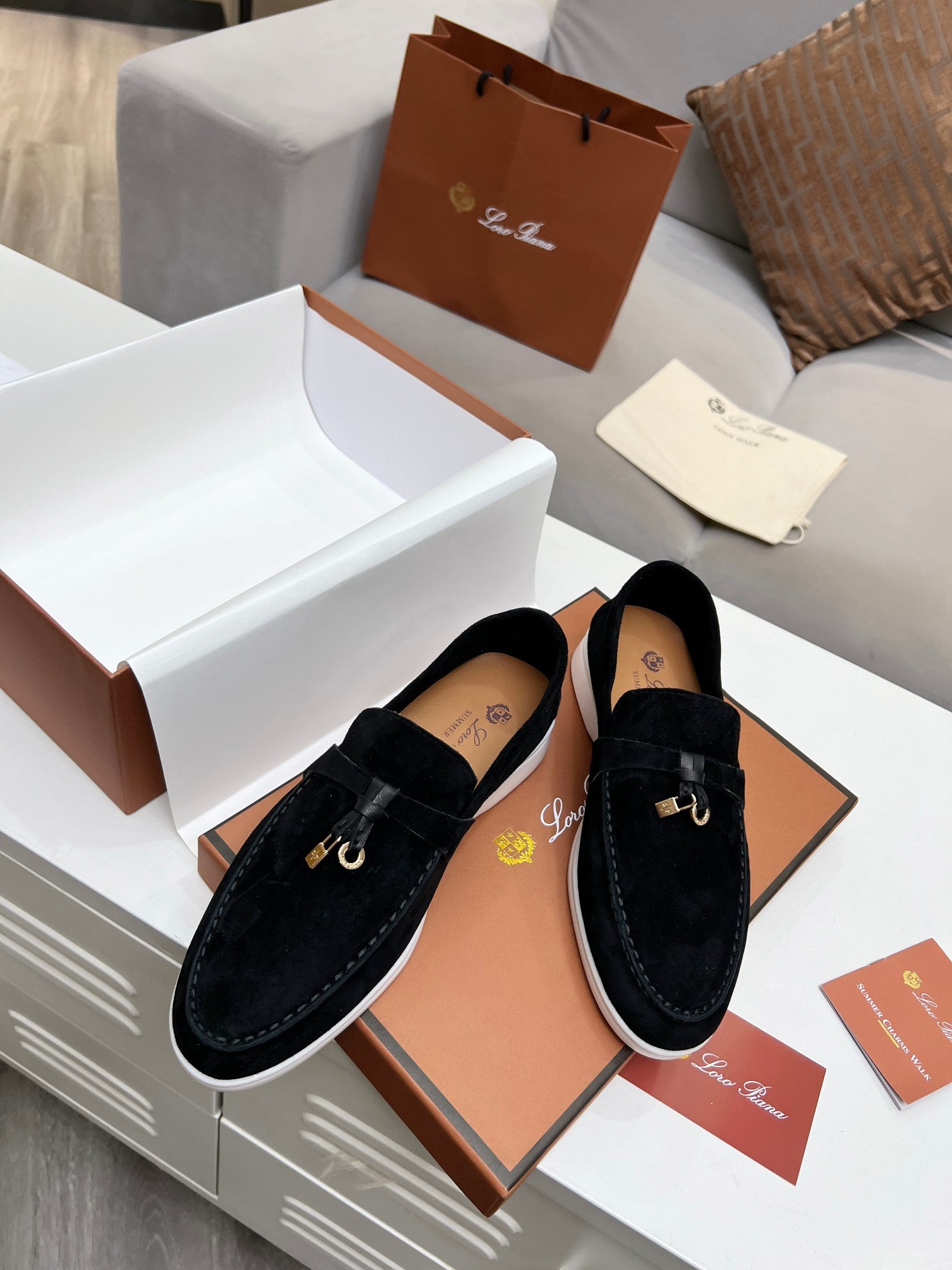 The Loafer Prestige Charms Black