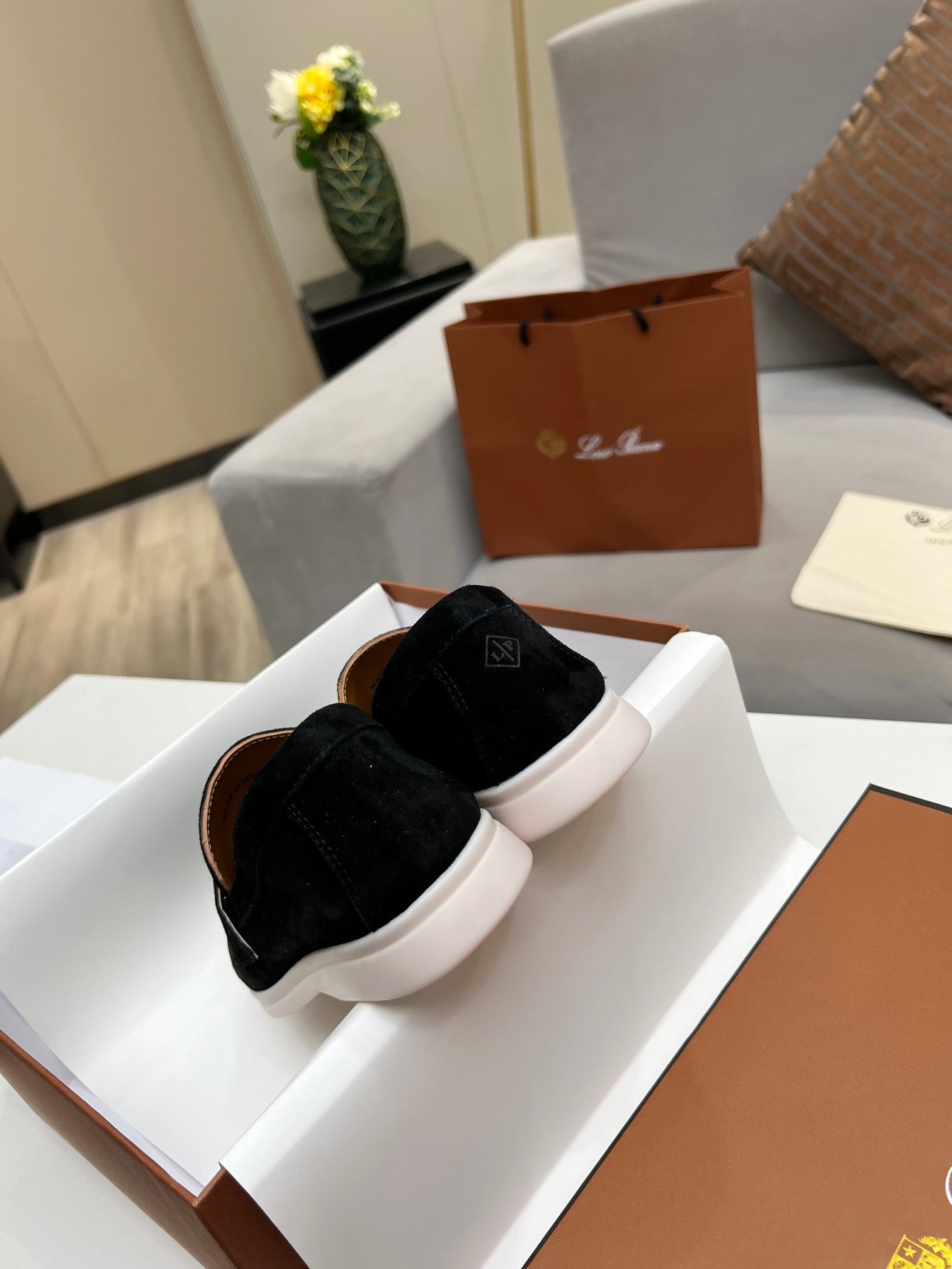 The Loafer Prestige Charms Black