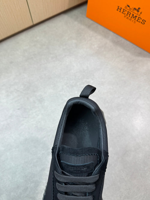 Horizon Sneaker Triple Black